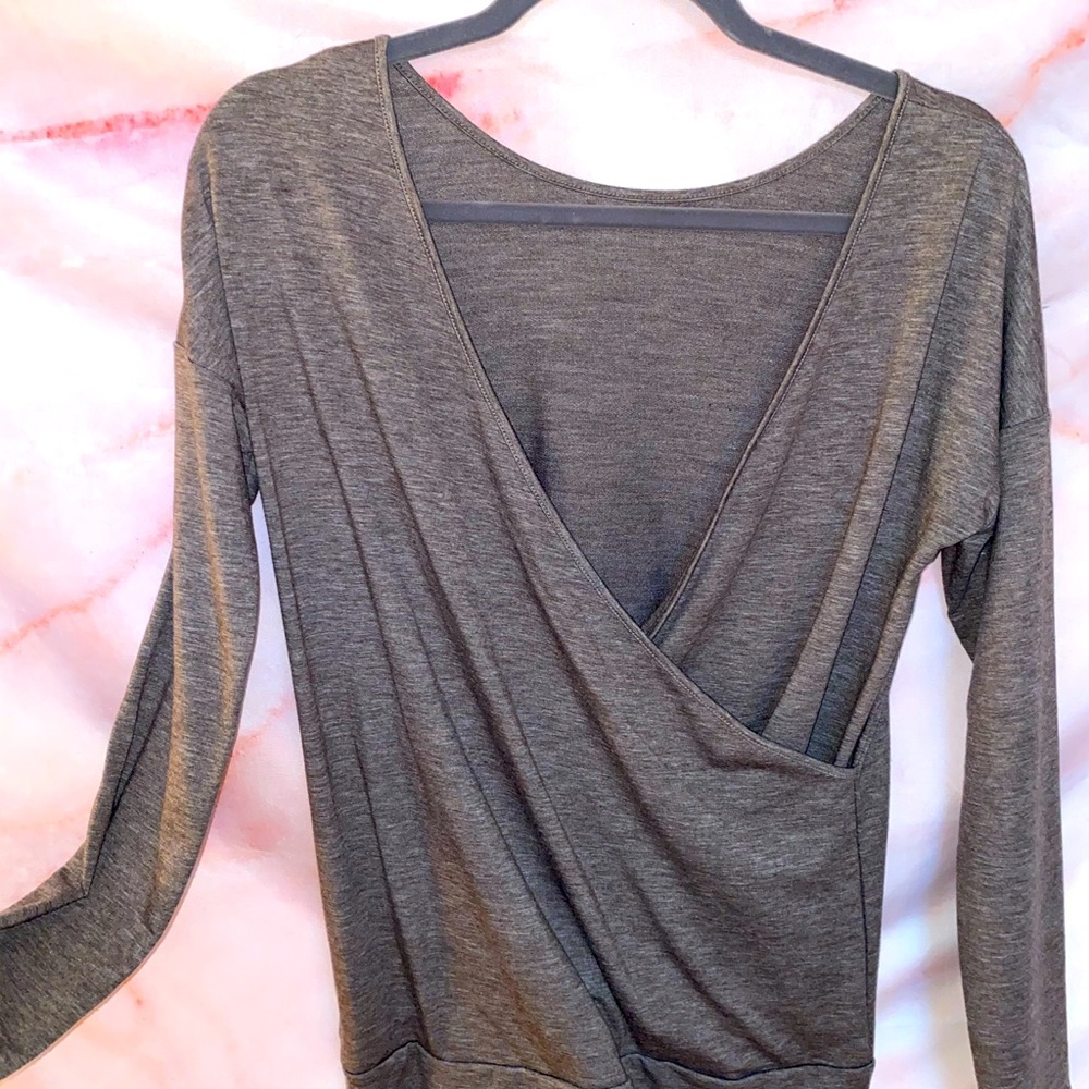 REVERSIBLE TOP! 🖤